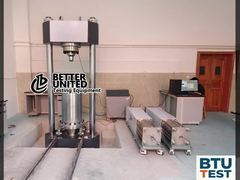 Aparato triaxial de gran escala para suelos de grano grueso.